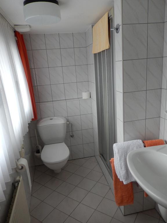 Hotel Zum Burghof Schoenberg Habitación foto